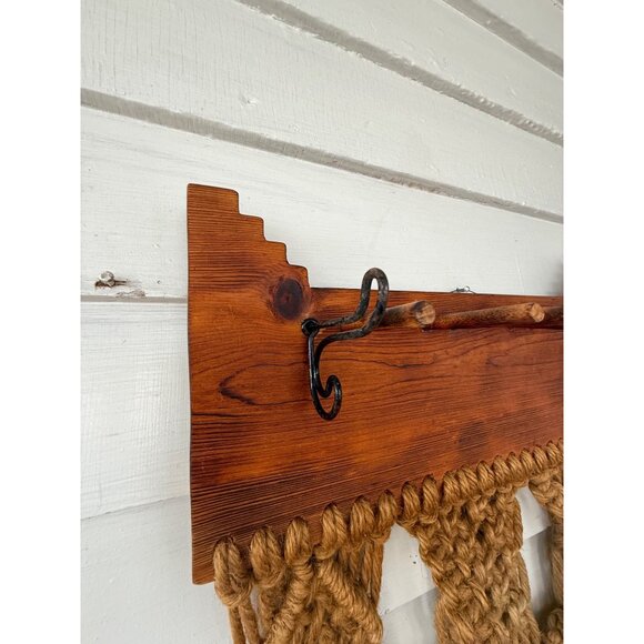 Vintage 1970s Boho Wood Jute Macarame' Wall Hanging With Hooks - Picture 10 of 16